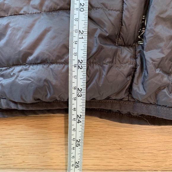 Women’s Tumi Pax Down Puffer Packable Jacket Size Medium Outerwear Lightweight - Picture 15 of 16